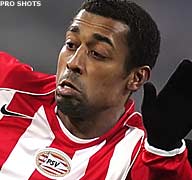PSV verhuurt Robert aan Real Betis Sevilla