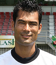 Assistent-coach Helmond gaat weer spelen