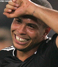 Ronaldo weigert voor Dinho-fan te tekenen