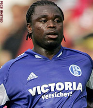 Schalke bindt Asamoah langer aan zich