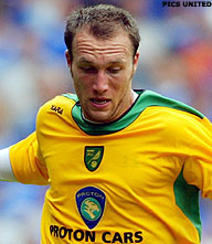 West Ham koopt Ashton voor recordbedrag