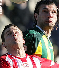 PSV zonder schade langs ADO Den Haag