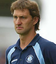 Tony Adams alweer weg bij FC Utrecht