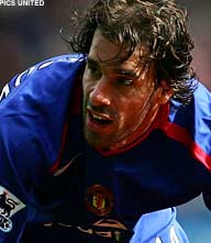 Van Nistelrooy op weg naar Man U's eliteclub