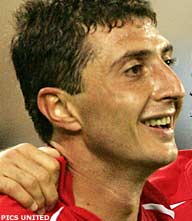 Arveladze bij AZ van de partij tegen Betis