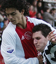 Moeizaam Ajax krijgt te veel in Almelo