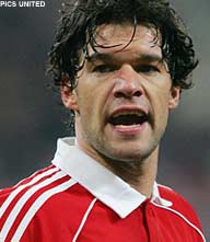 'Michael Ballack lijkt te kiezen voor Chelsea'