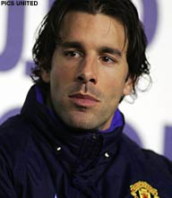 Ferguson laat Ruud zitten want Man U wint