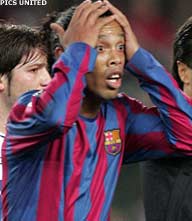 Rijkaard laat Ronaldinho thuis voor Málaga