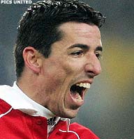 Roy Makaay haalt zijn gram op Felix Magath