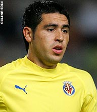 Riquelme neemt Villarreal bij de hand