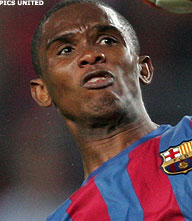 Samuel Eto'o lost Klaas-Jan Huntelaar af