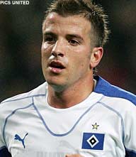 Van der Vaart heeft nog last van enkel