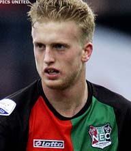 NEC breekt opnieuw contract Worm open