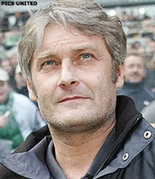 Thumbnail for article: Stuttgart verrast met verlengen met Veh