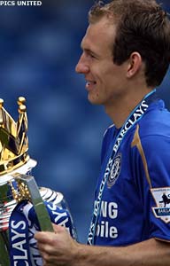 Mourinho was bijna weg bij kampioen Chelsea