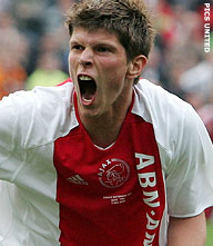 Huntelaar bezorgt Ajax klassieke zege op PSV