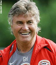 Collega's kiezen Hiddink weer als beste coach