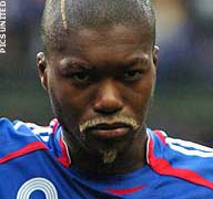 Vermoeden bevestigd: beenbreuk Djibril Cissé