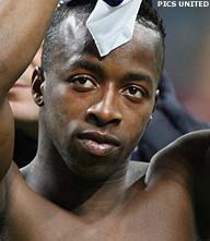 Sidney Govou vervangt geblesseerde Cissé