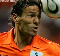 'Boulahrouz grote winnaar onmachtig Oranje'
