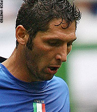 Sjevtsjenko ontloopt duel met Materazzi