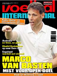 VI 26: Van Basten mist voor open doel