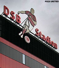 AZ opent stadion met verlies tegen Arsenal