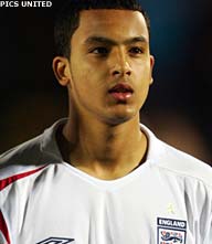 McClaren zet Walcott bij Jong Engeland