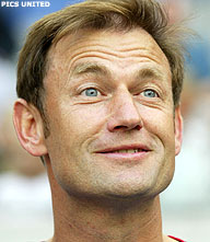 Beenhakker haalt Hoek naar Polen