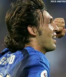 Thumbnail for article: Wereldkampioen Pirlo blijft Milan trouw