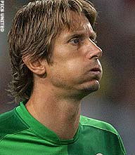 Van der Sar uit kritiek op verdediging ManU