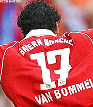 Bommel matchwinnaar, HSV blijft worstelen