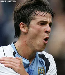 Thumbnail for article: Barton slechts beboet na tonen achterwerk