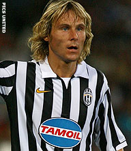 Nedved schiet Juve naar twee punten van kop