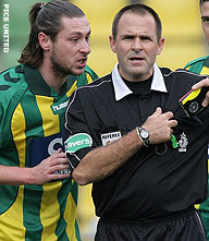 ADO Den Haag-Vitesse voortijdig gestaakt