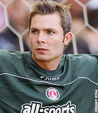 Deens international keert Charlton rug toe