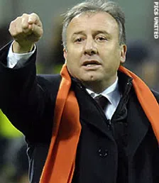 Thumbnail for article: Torino: Zaccheroni eruit, De Biasi terug