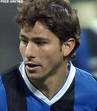 Maxwell helpt Inter, Empoli passeert Milan