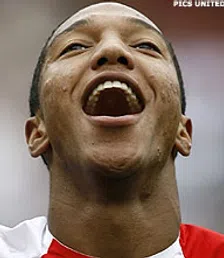 Thumbnail for article: Van Basten denkt aan De Guzman en Leo