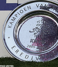 KNVB maakt tweede replica schaal