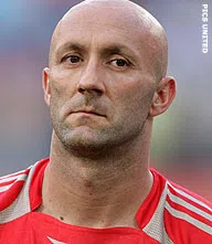 Barthez vlucht na knokpartij met supporter