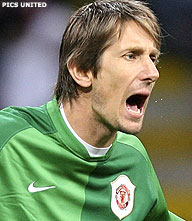 Van der Sar stelt titel United vrijwel veilig