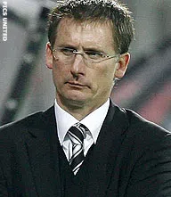 Thumbnail for article: Roeder vertrekt na drama-reeks Newcastle