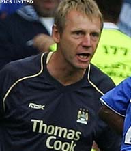 Man City stuurt coach Stuart Pearce weg