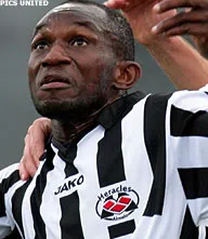 Quansah ziet 't zitten en verlengt bij Heracles