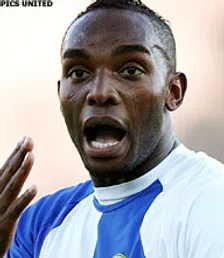 Thumbnail for article: Parreira start discussie 'Benni bij Bafana'