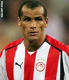 Thumbnail for article: Rivaldo gaat door bij Olympiakos' rivaal