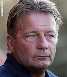 Thumbnail for article: 'Feyenoord waagt nog poging bij Adriaanse'