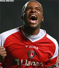 Spurs halen Darren Bent voor recordbedrag